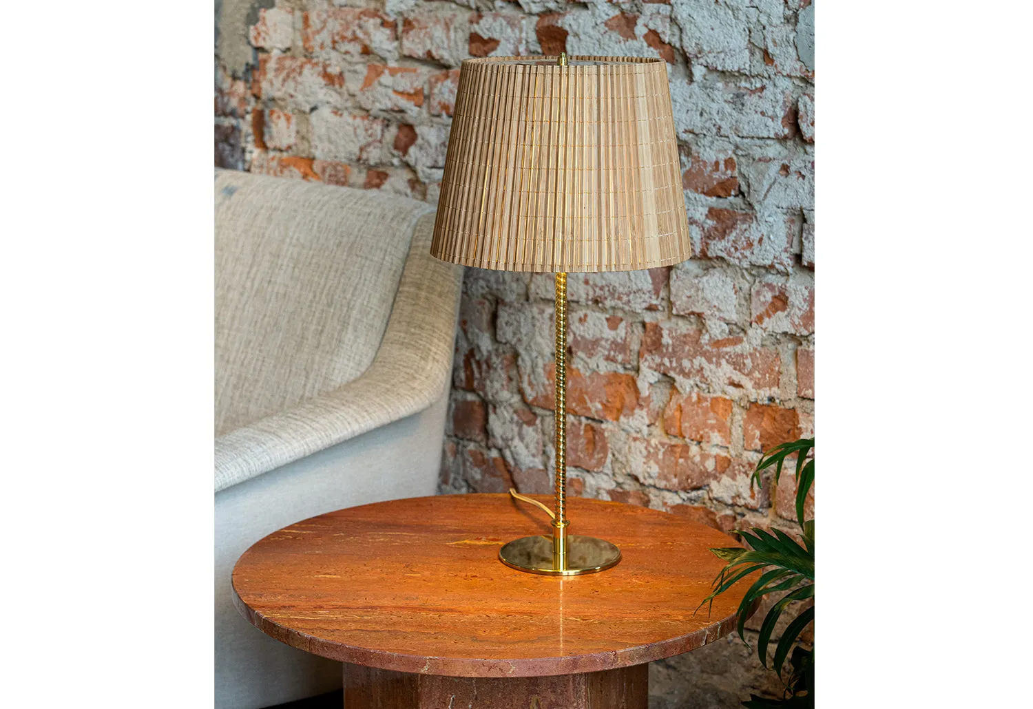 9205 Table Lamp