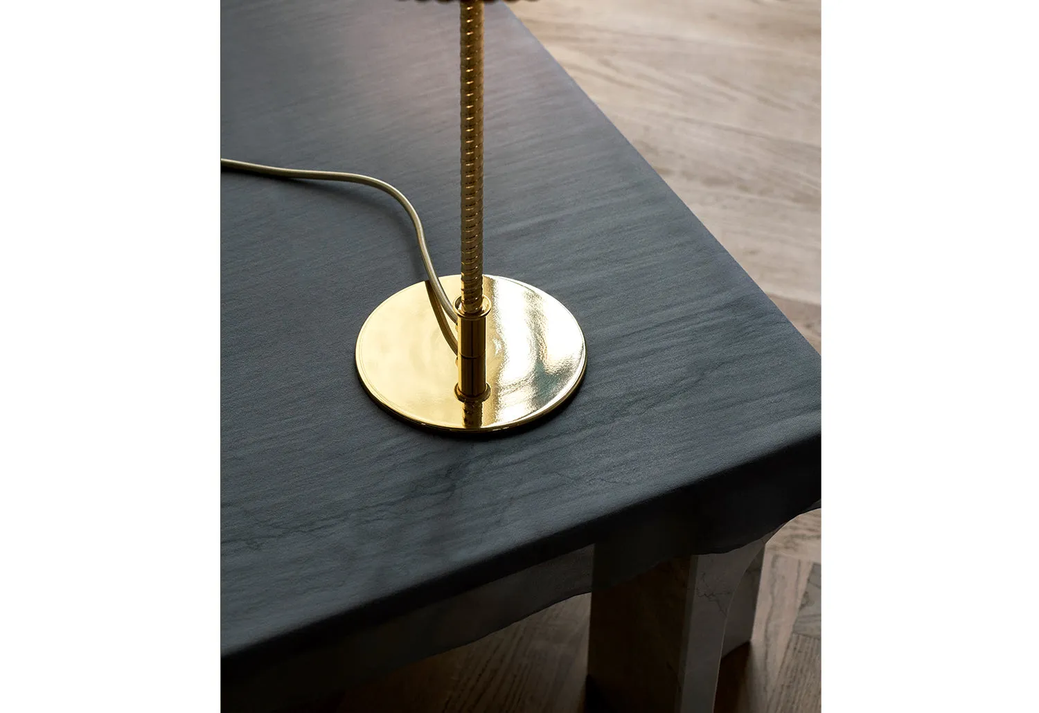 9205 Table Lamp