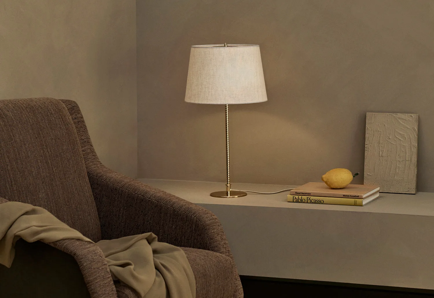 9205 Table Lamp
