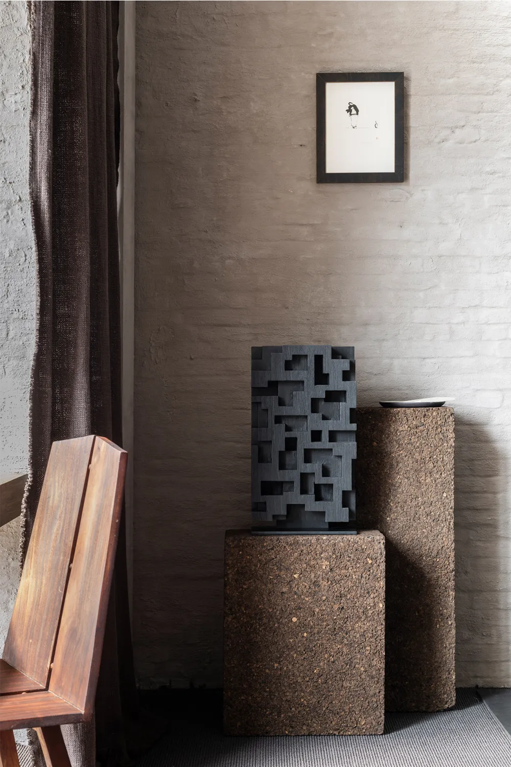 Black Teak Abstract Sculpture | Ethnicraft Stele