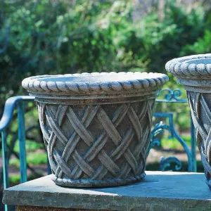 Campania International English Weave Medium Planter