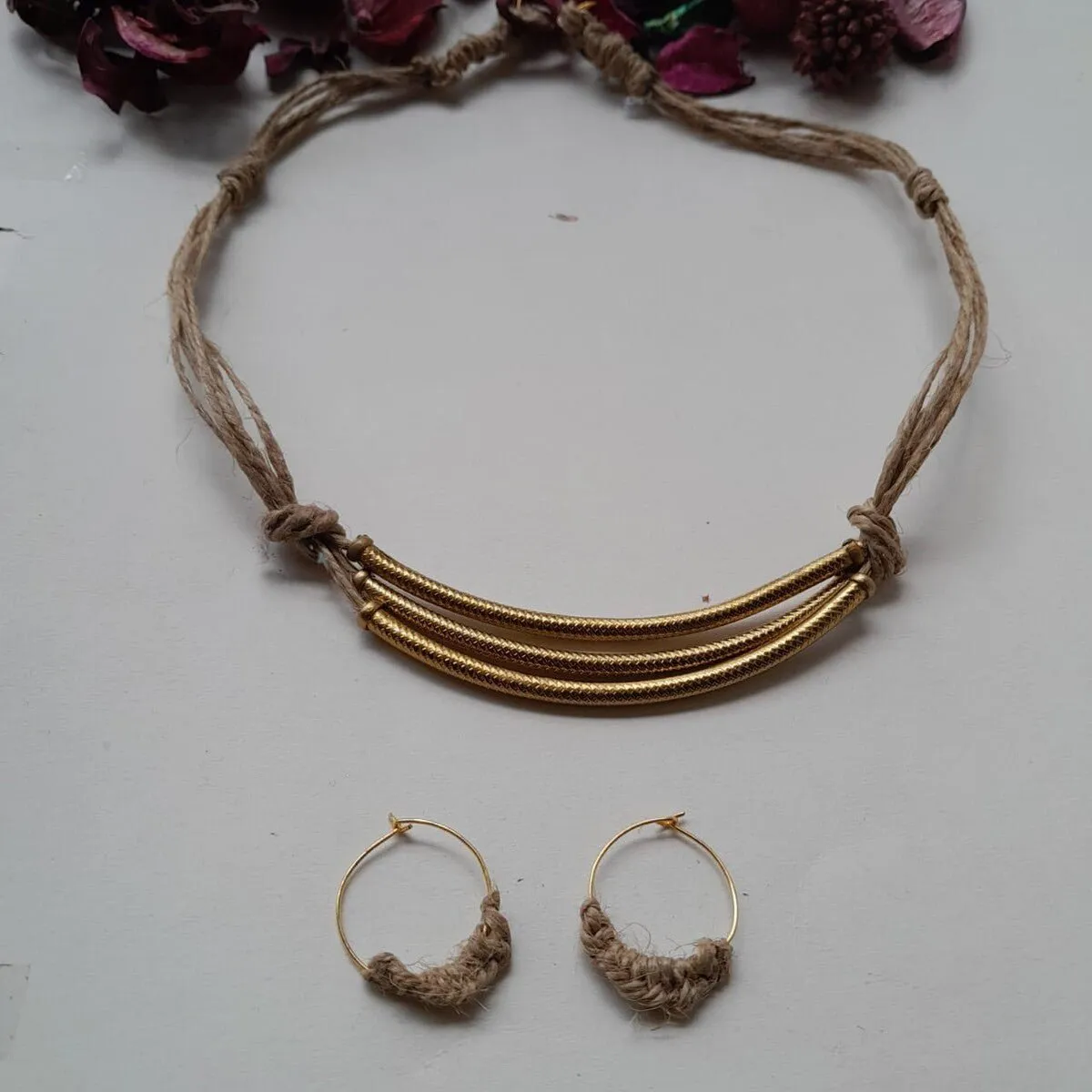 Jute Broad Pendants Necklace Set