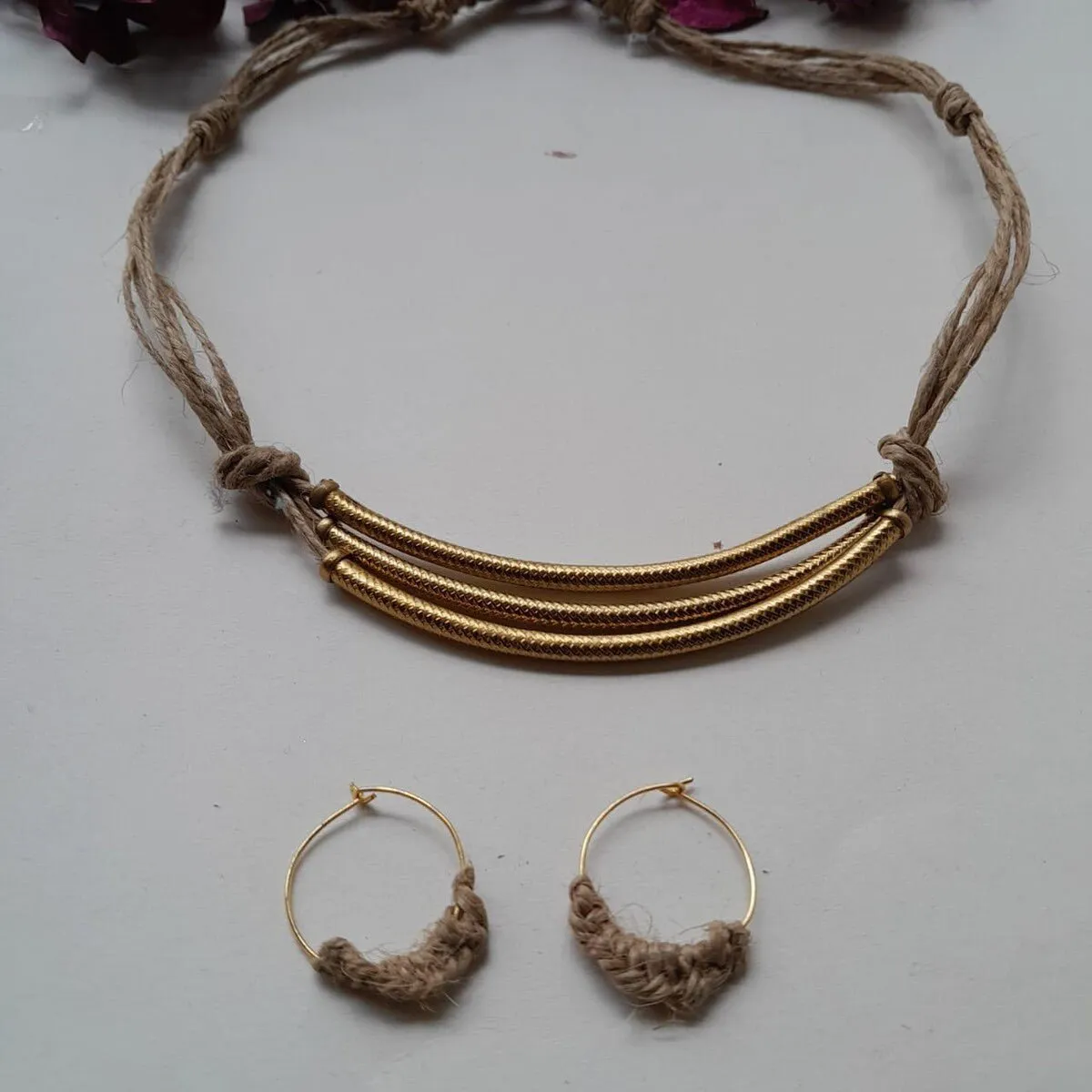 Jute Broad Pendants Necklace Set