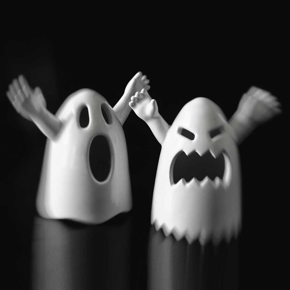 Mino il Fantasmino 2 - Hand-shaped and glazed white ceramic sculptures